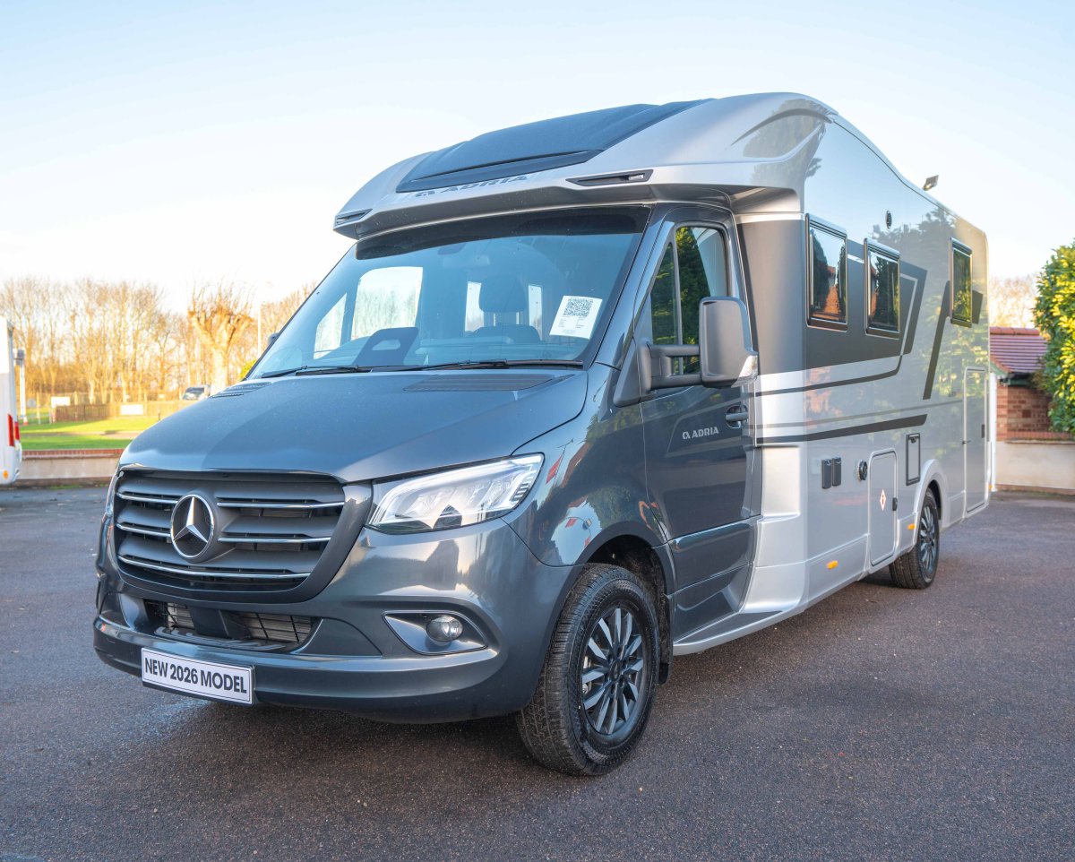 2026 Adria Matrix Supreme MB 670 DC 170BHP Auto
