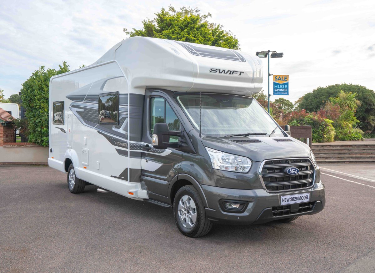 Ford Swift Voyager 475 165BHP Automatic 5-Berth Motorhome