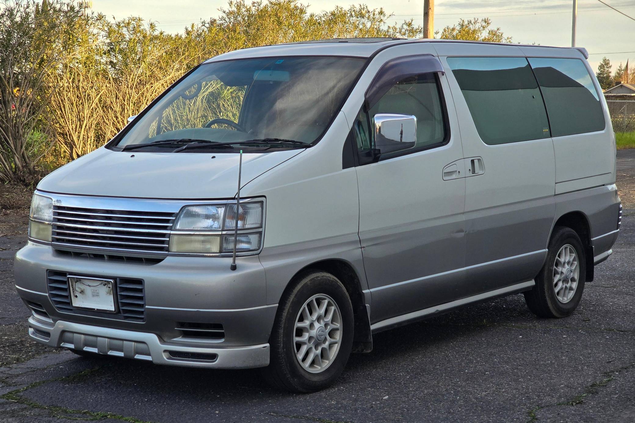 Nissan Elgrand E52 Highway Star