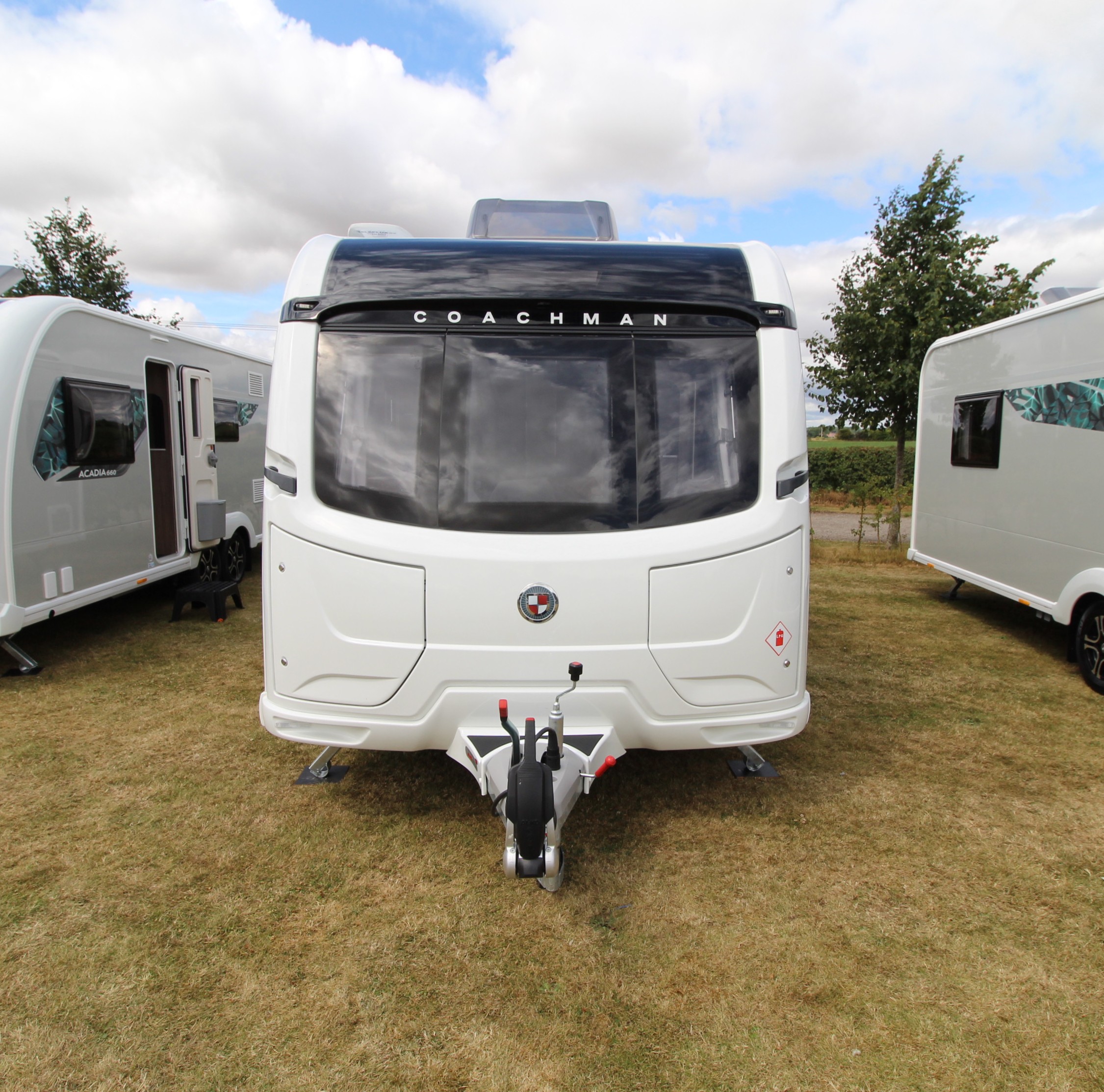 Coachman Acadia 575 Midhurst Premier Plus Sussex Special Edition - LAST ONE, DEMONSTRATOR DISCOUNT, AVAILABLE NOW!