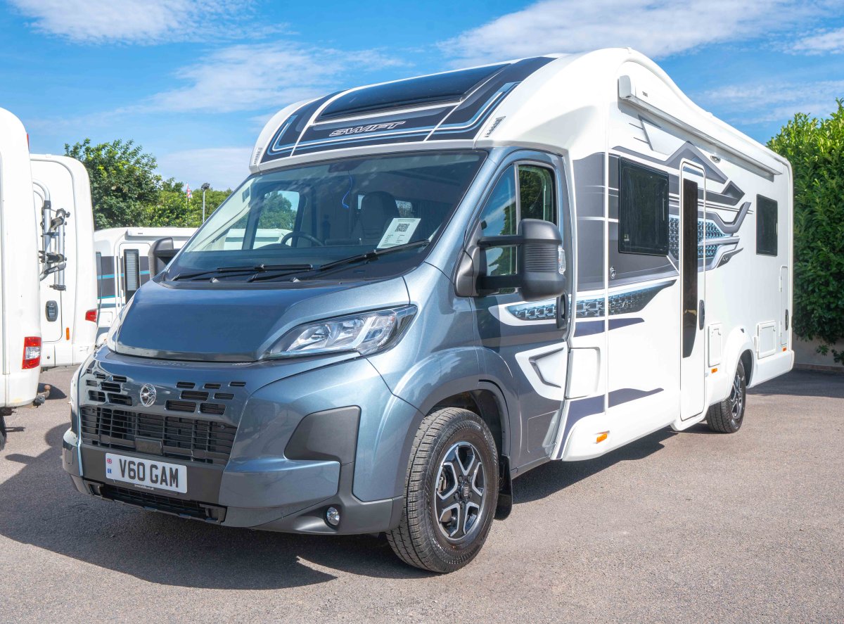 Swift Escape 674 180BHP Auto