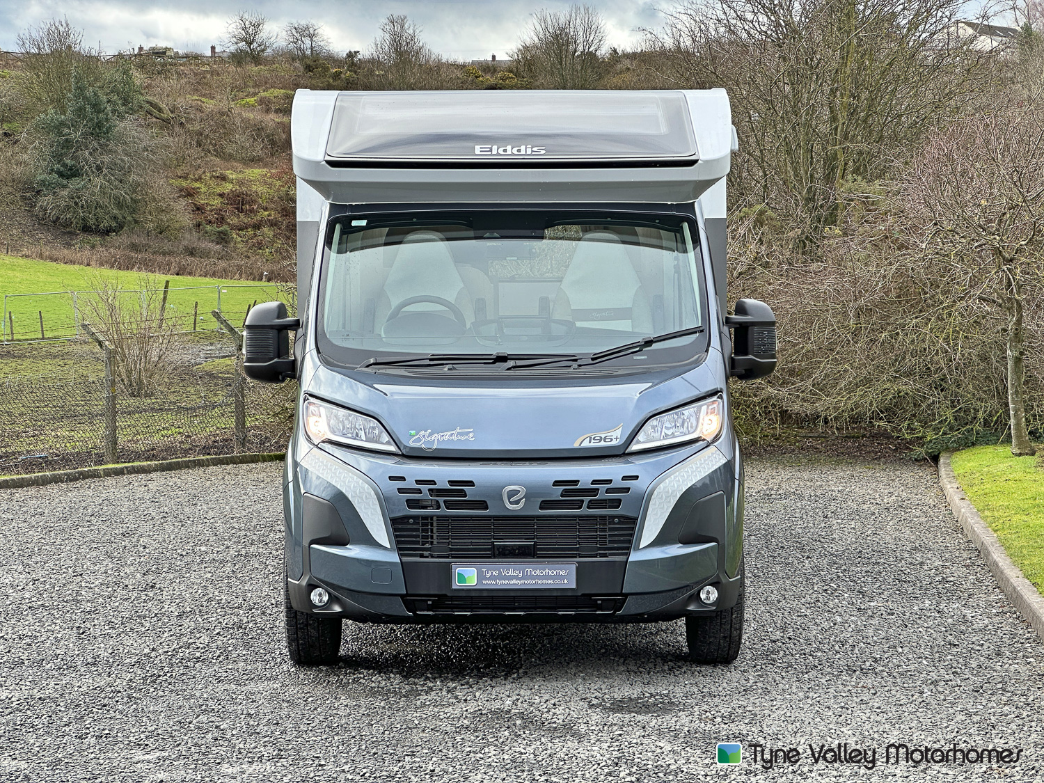 Elddis Signature 196